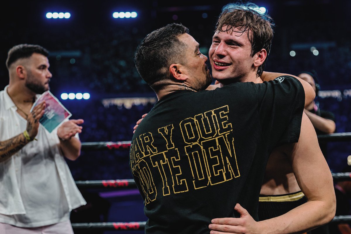 tiffargg's tweet photo. Sergio Bara su entrenador recordó a #Gaspi a un año de aquel día. Un gesto que demuestra que el vínculo que construyeron va mucho más allá del boxeo. ❤️🥊 https://t.co/Tm4coNve0l