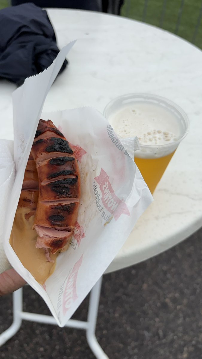 JanneUlmala's tweet photo. Kaksi Wotkinsia, Wotkinsin tulista sinappia 5 € ja Etkon valmistama Kiffen Lager hanasta 6,90 € (oli tarjouksessa 7,90 € ja ennen matsia vielä euron alennus). Kiffenillä on tarjoilut kohdillaan! #Matsisapuskat #Kiffen #Bollis https://t.co/Stv8QQP4do