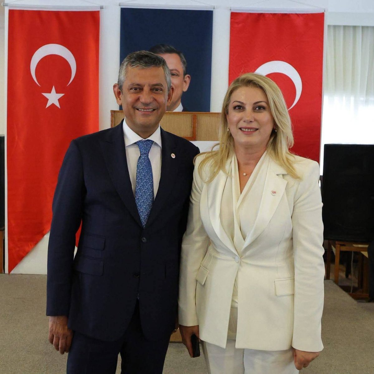 YeniPartiKadin_'s tweet photo. Cumhuriyetimizin ikinci yüzyılında, kadının gücünü ve mücadelesini iktidar yürüyüşümüzün en önüne taşımaya kararlıyız! 

YENİ Partimizin Kadın Kolları Genel Başkanlığı görevine Parti Meclisi Üyemiz ve Osmaniye Milletvekilimiz Sayın Asu Kaya görevlendirilmiştir.

Kadınların emeği ve inancıyla eşit, adil ve aydınlık bir geleceğe hep birlikte yürüyoruz.

Yolumuz açık olsun!
