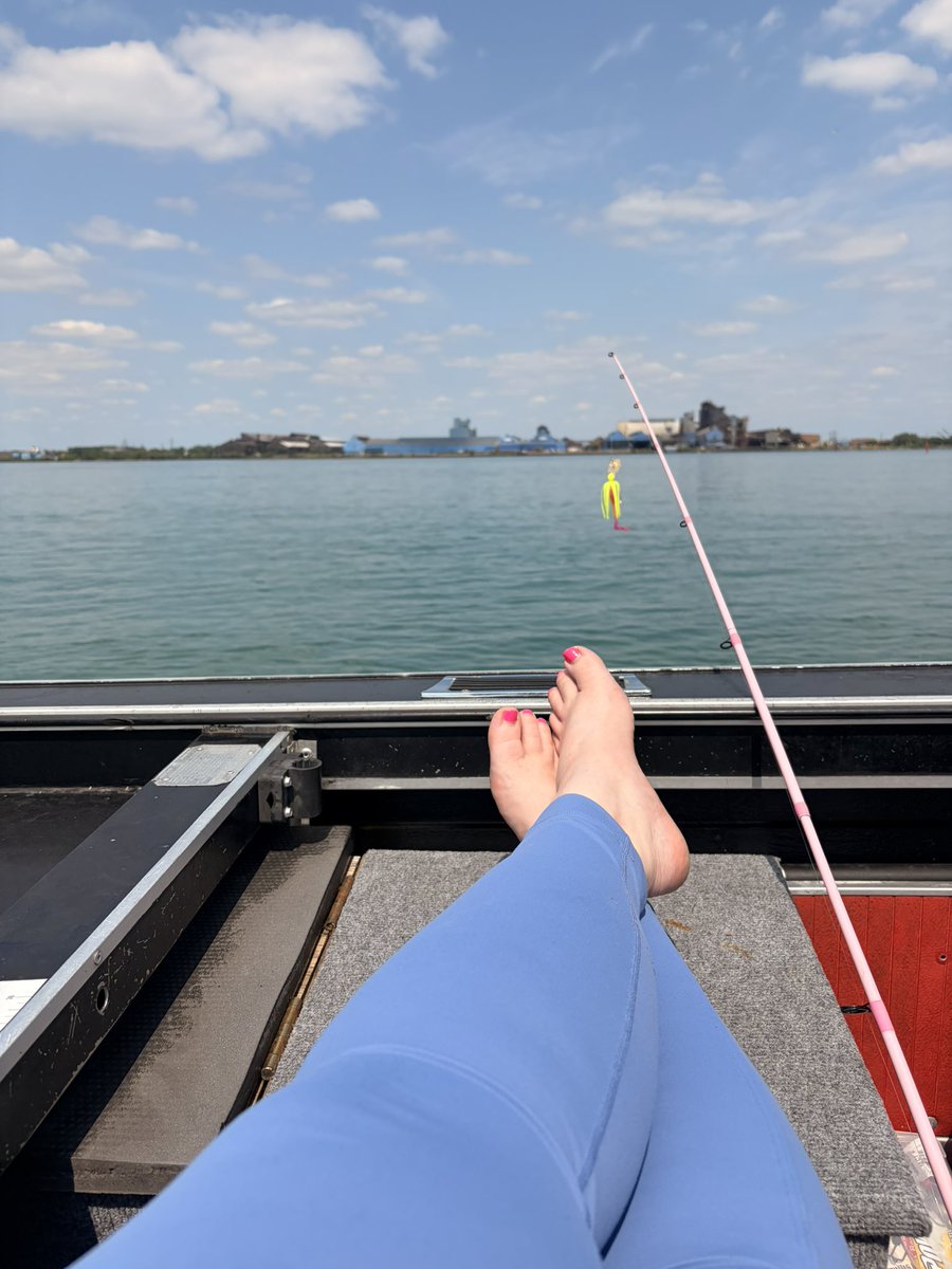 Angel__feet's tweet photo. Nothing better than this 🎣

#findom
#fish
#fishing https://t.co/X7qyJvedJi