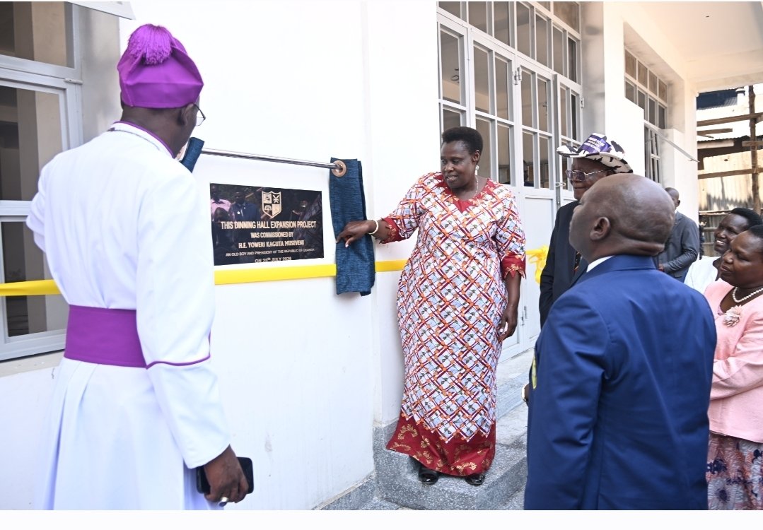 VPofficeUganda's tweet photo. A very colourful ceremony to celebrate Ntare school @70.
Key milestones:
●A new dining hall
●A refurbished Gate
● Construction of the new Admn block starts.
H.E VP Jessica Alupo delivered the message of their old boy, President  @KagutaMuseveni.
Congratulations Ntare School! https://t.co/YppV0wCdTK