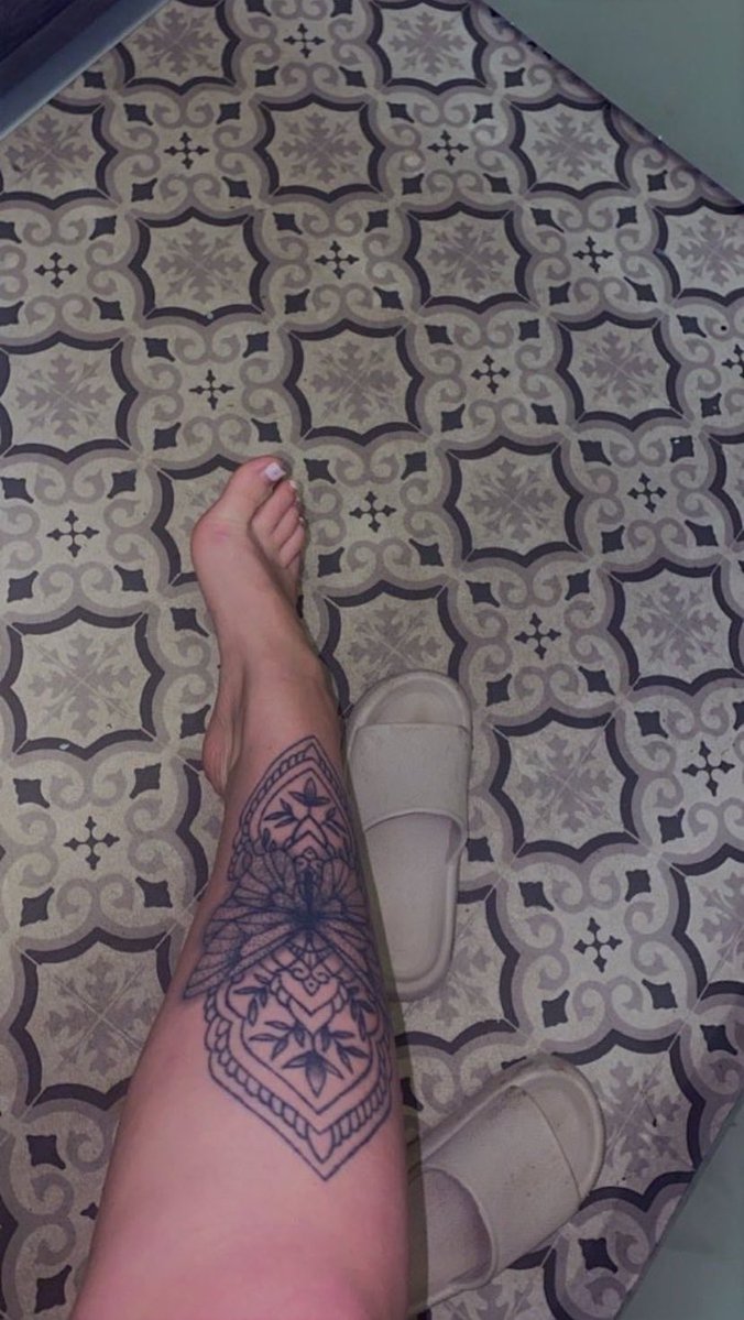 G0DDESSKATELEA's tweet photo. you know it’s not normal to be attracted to my feet, right?

Findom worship humiliation drain 
Whalesub humanatm paypig fincuck cuck findomuk humanATM slave drain bratty https://t.co/3AeupemymT