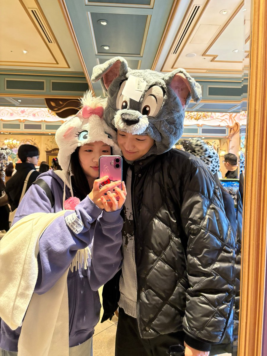 LeeShsn1A's tweet photo. กรี้ดดดดดดแรงมาก!! วาตะมาลงรูปคู่กับเยอึน แคปชั่น “Happy birthday ลูกหมาของฉัน🐶💕“ วันจันทร์รันนิ่งแมน เยอึนเตรียมโดรแซ็วได้เลย5555555555555 https://t.co/uHbTi98Pq3