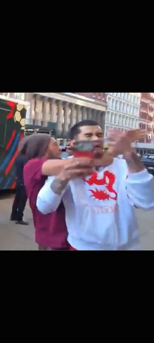 internatio34790's tweet photo. @sneako Fuck clav but lets not forget hou got ragdolled by a bum on the street 🤣🤣🤣🤡 cringey terrorist mutt https://t.co/ZW4eAaldDE