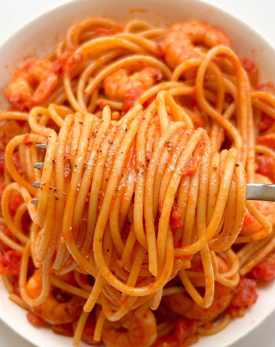 KillTheFrozen's tweet photo. Just whipped up garlic butter shrimp pasta in 15 mins! Creamy, garlicky, and way better than takeout https://t.co/Z9SenVBG0u
