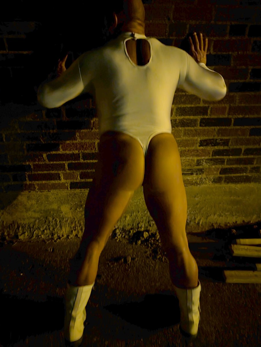 TracieOak's tweet photo. If any of you guys ever see me out on the street corner, be sure to say "Hi" 😈👋🏾👋🏾👋🏾👋🏾👋🏾👋🏾 https://t.co/POpHffrXIS