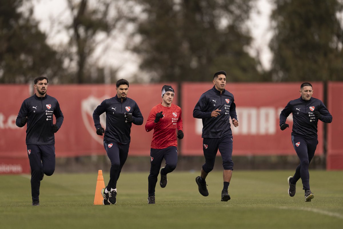 LSrago's tweet photo. El probable de #Independiente para enfrentar a Estudiantes:

Rey

Godoy 
Fedorco
Valdez 
Zabala

Marcone
Pérez Curci

Abaldo
Montiel
Gutiérrez 

Ávalos https://t.co/3wMTjRsY53