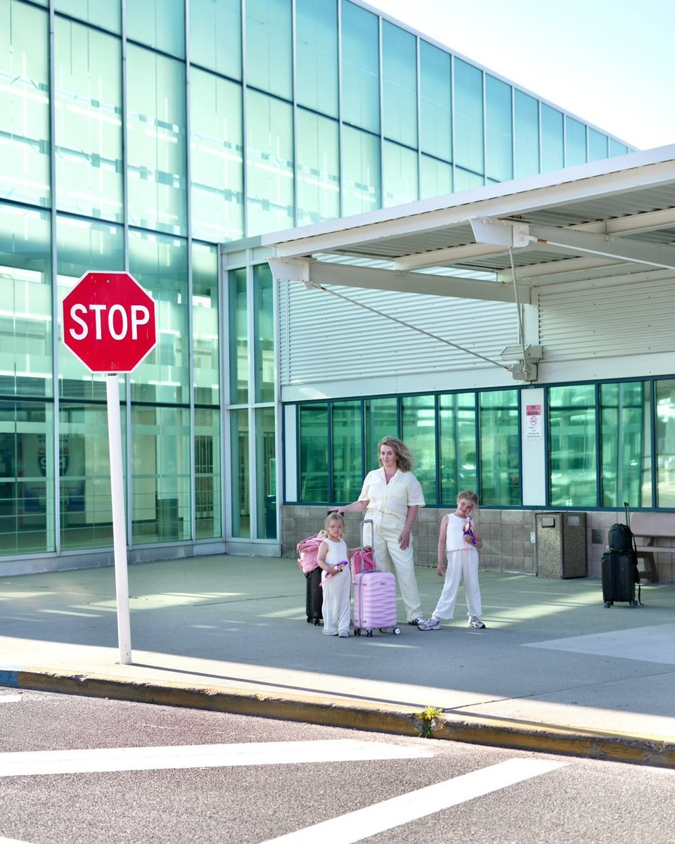 LIMacArthur's tweet photo. We love to see families traveling at ISP! We aim to make the experience easy & enjoyable, so you can make happy memories. No stress. No hassles. #onlyatisp #flymacarthur #travelfinds #familytravel #longislandny @10Best https://t.co/biYyvpAaSe