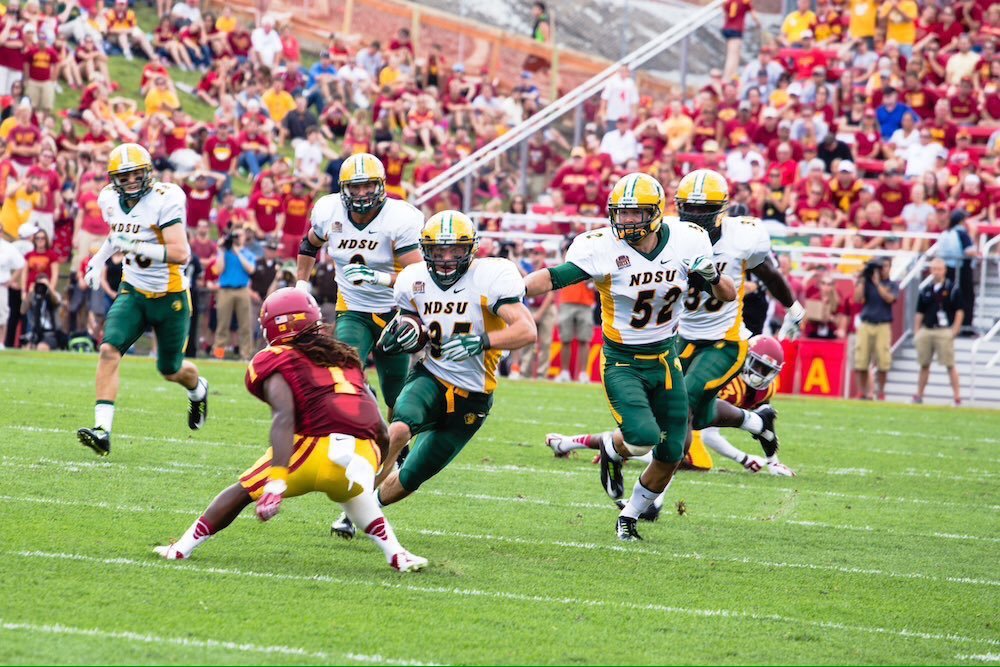 jsteck65's tweet photo. Bison Nation, 35 days remain until NDSU 🏈 plays in the FBS! Today, we honor a former member of the #Wolfpack who began his career as a CB, then transitioned into ☝️of the greatest safeties to ever play for NDSU, @ChristianDudzik!! #LetsGoBison #HornsUp🤘#BisonFBCountdown https://t.co/KgwjsIlRKF