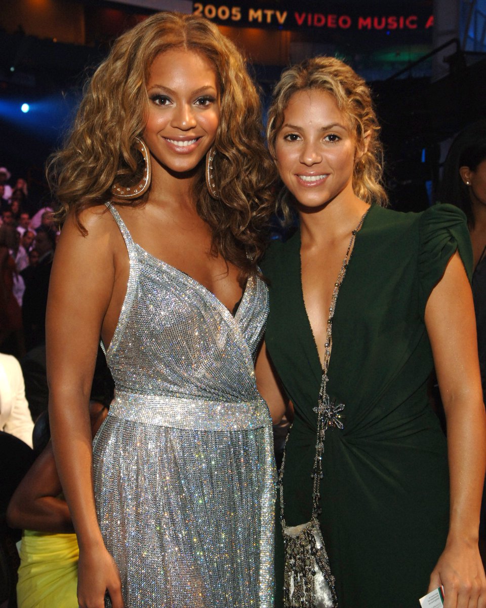 enews's tweet photo. This message is for Beyoncé and Shakira: give the people what they want!!!👏 https://t.co/DUXgfHOH4P