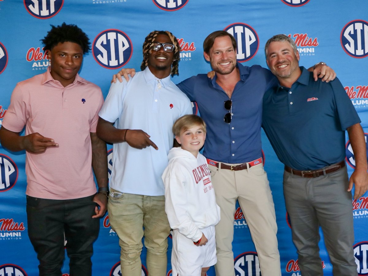 OleMissAlumni's tweet photo. ⭐️ #HottyToddy from our Texas Rebs! Check out pics from this year’s Dallas Rebel Road Trip stop!

📸 https://t.co/IjdISV25AP

@grovecollectnil | @OleMissSports https://t.co/zqIMZQLGc6