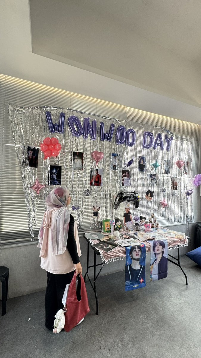 SpillTheNa_'s tweet photo. Wonwoo day 💜🎮🖥️ https://t.co/8ObdmGfSgl