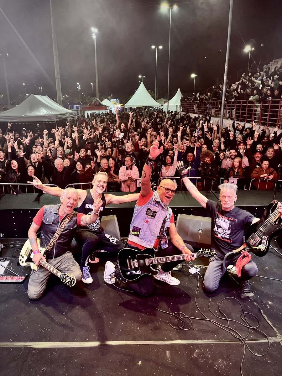 InocentesBanda's tweet photo. Ontem em Franco da Rocha no festival Franco do Rock! https://t.co/crfzJbJZ5k