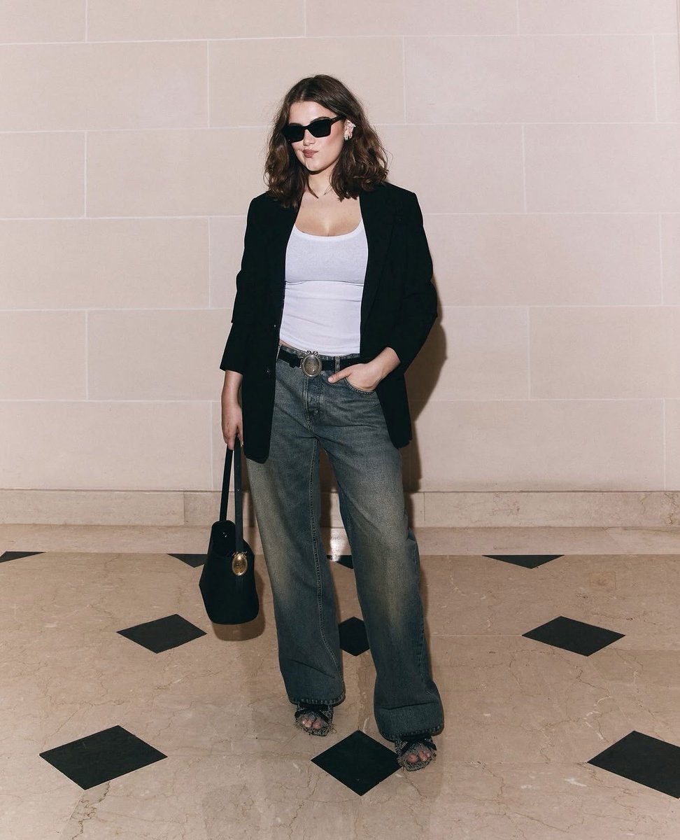 folklorefy's tweet photo. ''jeans with a nice heel – that’s my perfect look.'' — ella bright https://t.co/cd2qRUX2pt