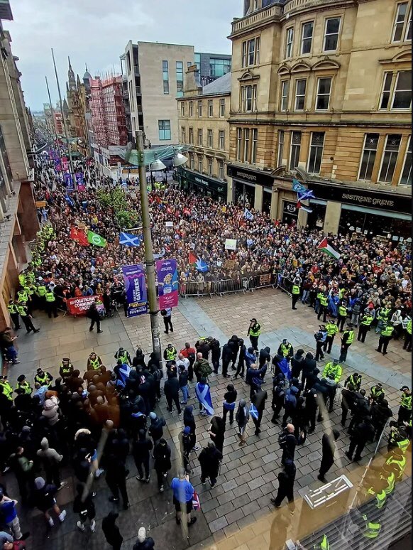 CelticCSCPride's tweet photo. People make Glasgow 

Fascist scum off our streets ✊ https://t.co/ar94YmkAZO