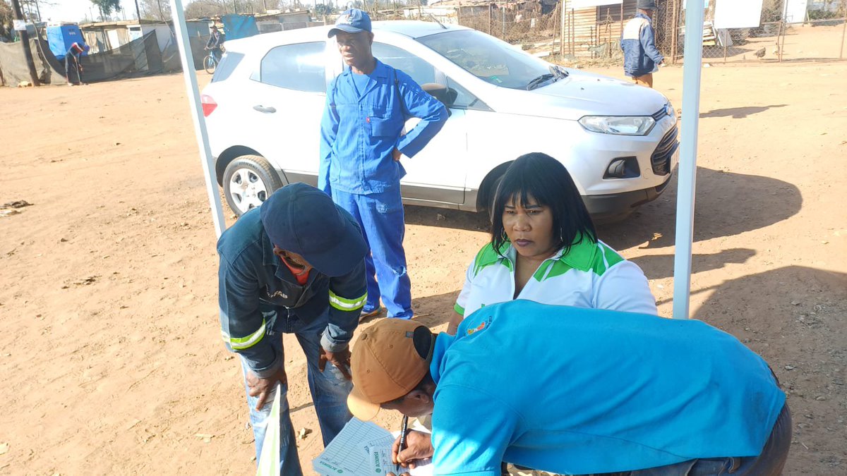 Nichola90735234's tweet photo. ActionSA Mogale City Ward 16 Councilor Candidate Patricia had a successful membership drive. Less warawara more action. 

Only ActionSA can fix Mogale City 

@Funzi_Ngobeni 
@EvelynMondlana 
@ActionSA_GP https://t.co/LBdsWf5GWv