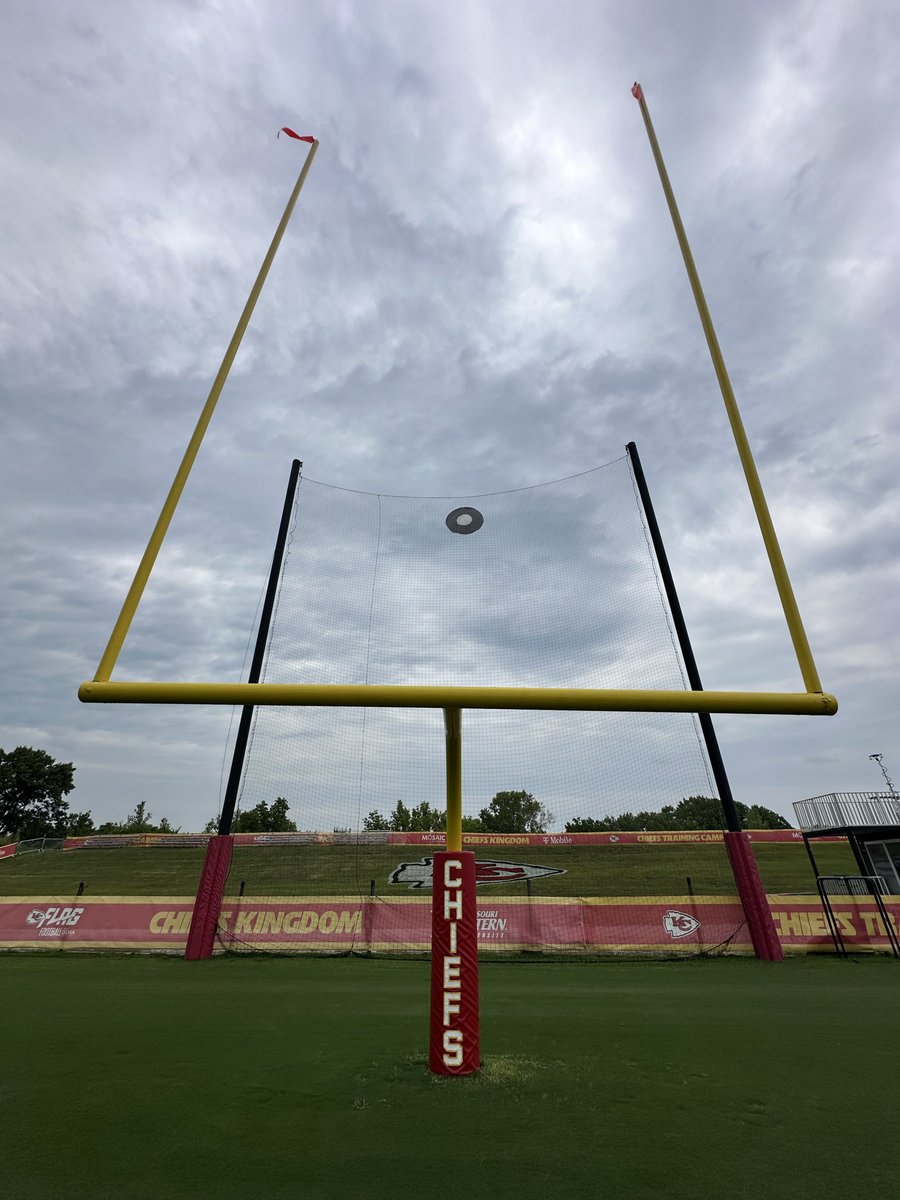 GabeAHenderson's tweet photo. Year 9 underway! 🏈 

#ChiefsCamp https://t.co/aP9NI3DTzS