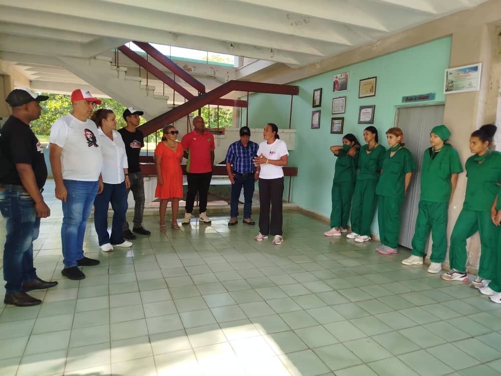 LorenzoOsbel's tweet photo. En la mañana visitamos  Jobabo para inaugurar obras y poner en funcionamiento los nuevos triciclos eléctricos que se le asignaron al municipio #SíSePuede #PorLasTunasLaVictoria #LasTunas https://t.co/y6RvIrYaMJ
