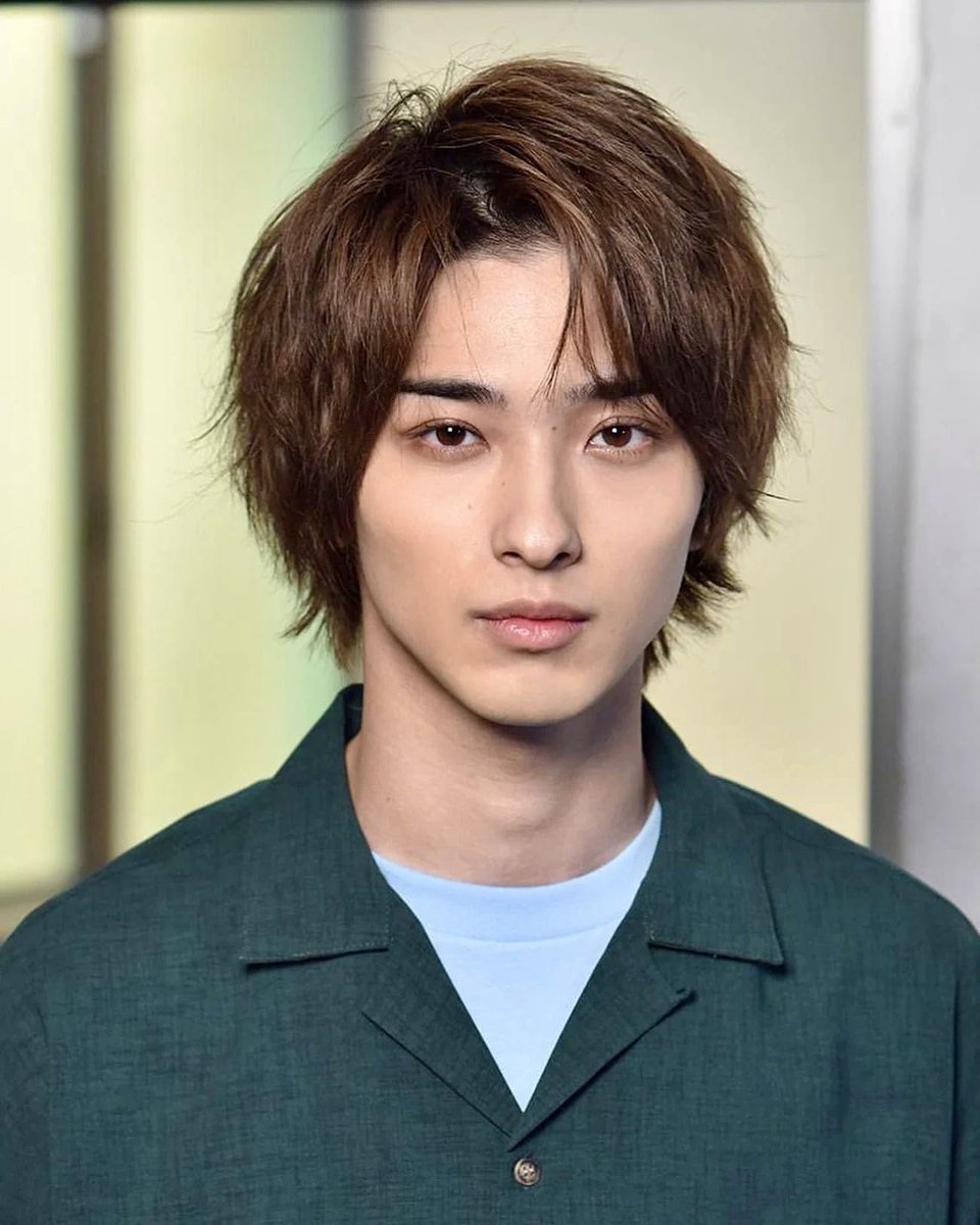hubboyslove's tweet photo. Famoso ator japonês Ryusei Yokohama fez declarações controversas sobre BL e disse não entender o significado de existir diversidade.

“É apenas minha opinião pessoal. Eu não tenho interesse em BL nem nesse tipo de coisa. Não entendo nada disso, então, para mim, não. Quanto a essa questão da diversidade, eu simplesmente não entendo o significado. É isso. Bem, obviamente existe BL e esse tipo de conteúdo porque há demanda, só quero dizer que não entendo qual é o sentido disso.”