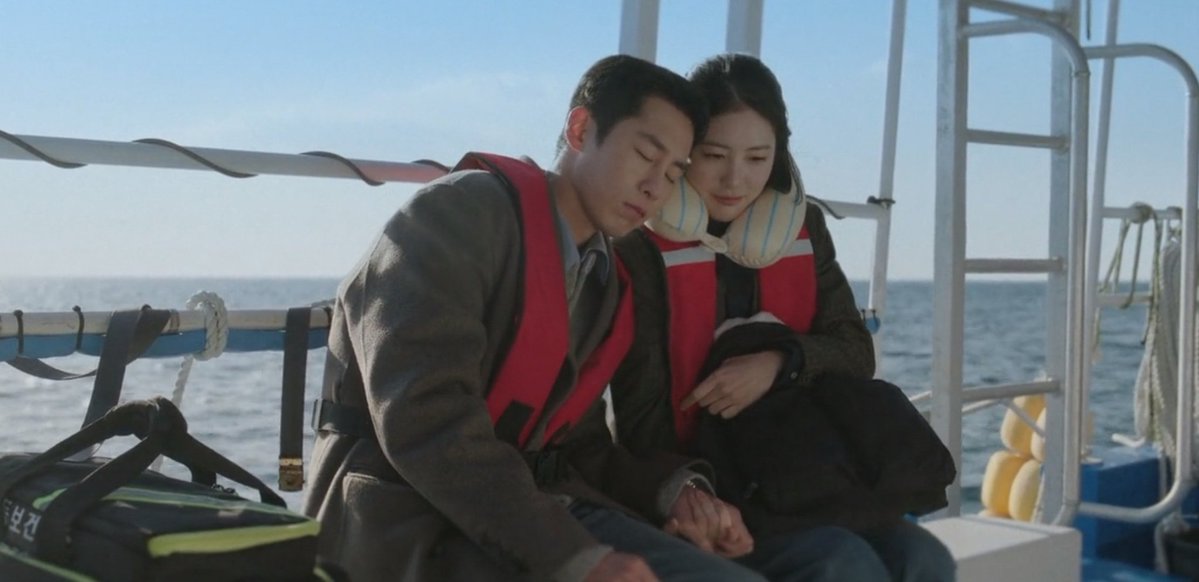 Urogor's tweet photo. Me está gustando mucho Doctor on the Edge. Aunque hay malentendidos entre los personajes y se enfadan, arreglan las cosas hablando de forma sincera..
Cada día quiero vivir más en un kdrama ❤️‍🩹 https://t.co/8cf2ws9ZTa