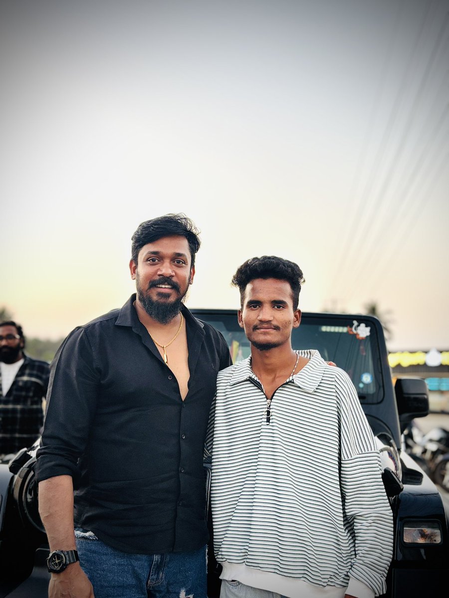 AjayaKiccha_AKP's tweet photo. many more happy returns of the day #RajeevHanu Anna ❤️🫂🫶🥂
@RajeevHanu
@KicchaSudeep Forever 💗🫶
Team @KicchaNaAddaDvg 🚩
#KicchaFans #KingFans #Bonding #KicchaSudeep #AjayaKicchaPalegara #KicchaNaAddaDavanagere https://t.co/oK2gh7Qhg3