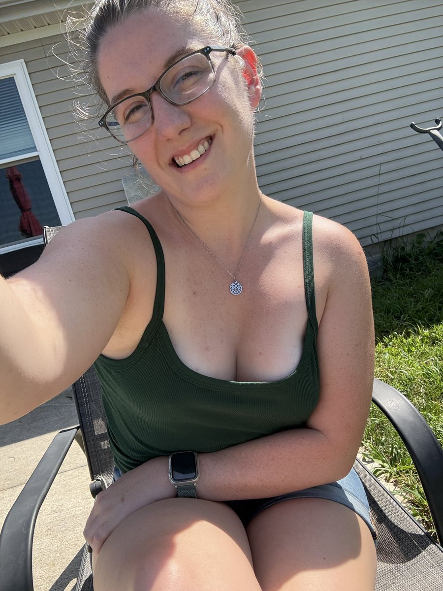 allie_coe1's tweet photo. Sunshine 🌻 https://t.co/Jo2qpGmI0F