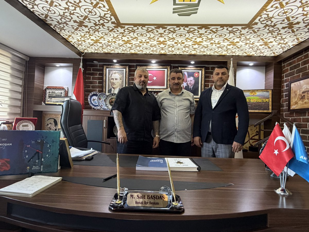 SAITBASDAS's tweet photo. 🇹🇷 AK PARTİ ailemiz büyümeye devam ediyor.

Osmanlı Ocakları 1299 izmir il Başkanı Serdar Başak ve Başkanvekili Mehmet Sabır Turşak, AK PARTİ’mize üye olarak kutlu davamıza güç kattılar.

Kendilerine hoş geldiniz diyor; birlik, beraberlik ve Türkiye Yüzyılı hedeflerimiz doğrultusunda birlikte yol yürümekten büyük memnuniyet duyuyoruz.

Birlikte daha güçlü, birlikte daha büyük Türkiye!