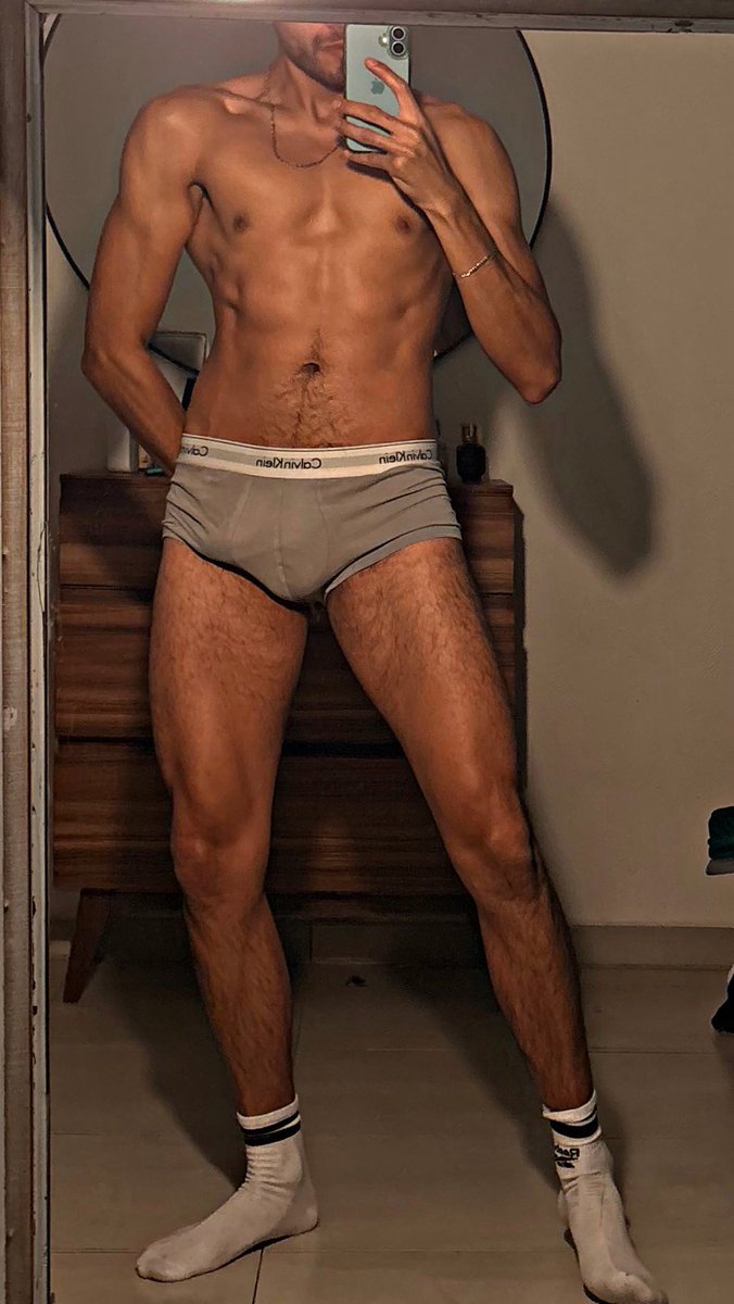 theguyincalvins's tweet photo. Ya se nota el gym? https://t.co/BZpSRXpeKg