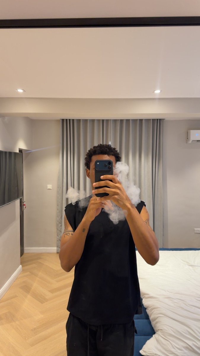 badboystilll's tweet photo. Lazy weekend….. https://t.co/rofazVedH5