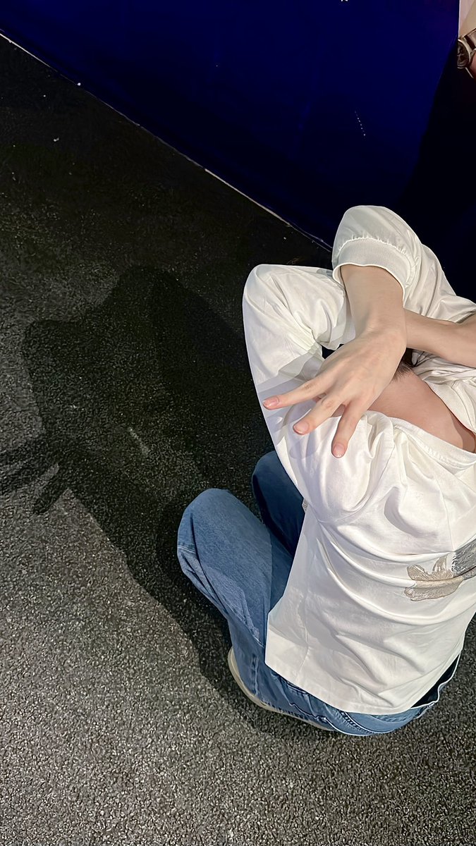 cookiesulley's tweet photo. รูปอันนี้ของตี๋ตี๋ป๋อคือสิ่งที่เขินที่สุด อธิบายไม่ถูก แต่โคตรจะใช่ ผลัดกันถ่าย แล้วทำเงาเป็นหมาแมว🥺 https://t.co/g7D7HBzdxn