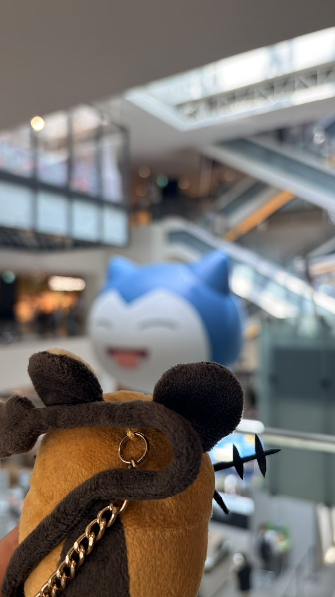 chiffon_pokesle's tweet photo. #ポケスリ3周年をみんなで 

横浜行ってきたぁぁ🚄💨💨

色んな人からポケモン寝ててかわいいーという声が聞こえてきてなんかうれしくなった♡
ほんとにポケスリ世界観よすぎた( ᵒ̴̶̷̥́ωᵒ̴̶̷̣̥̀ )✨
思ってた以上にみんなおっきくて迫力満点💯 https://t.co/q4w4Z1UyAP