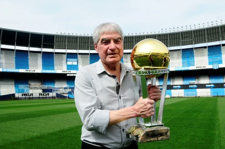 RacingClubRetro's tweet photo. 25 de julio de 1945 natalicio de Juan Carlos "chango" Cárdenas en Santiago del estero. Autor del golazo inolvidable jugó en Racing 321 partidos en tres períodos 1962, 1964/72 y 1976. Convirtió 92 goles. Campeón local, Libertadores e Intercontinental. https://t.co/kl88zZnxmc