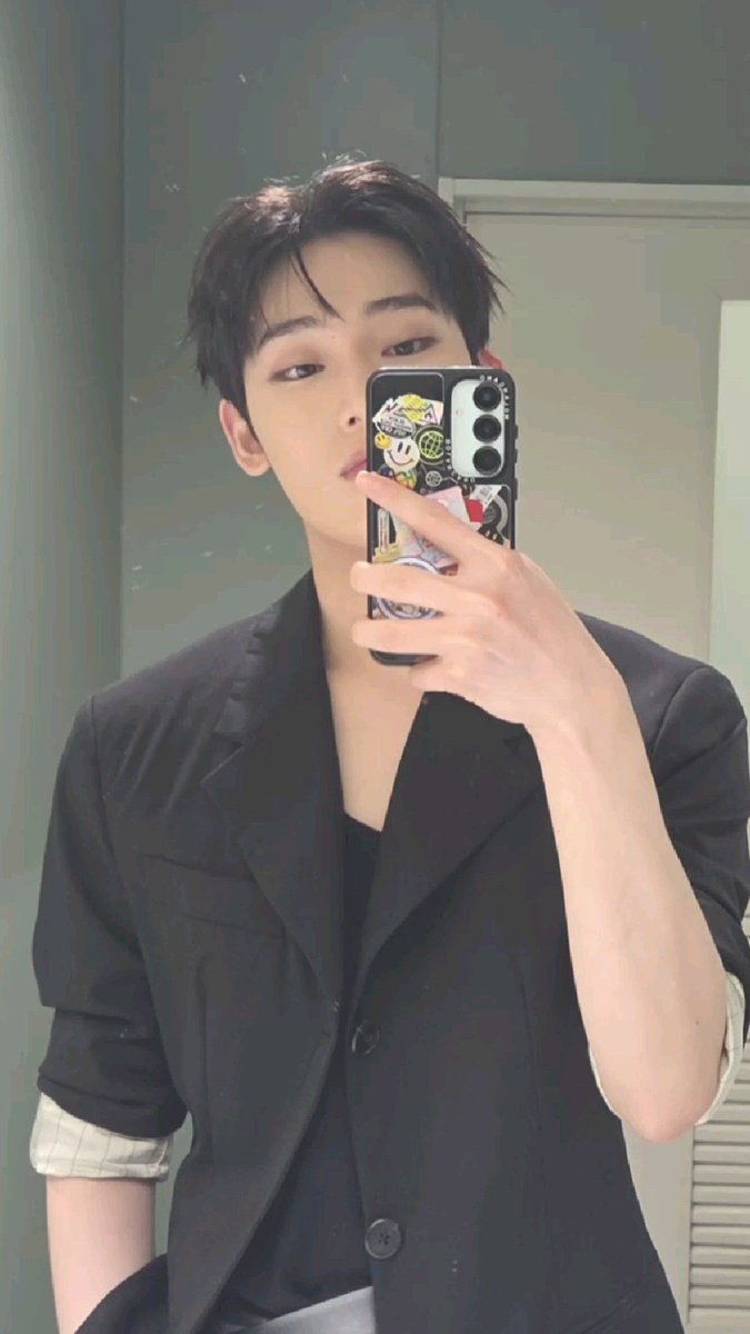 sngnooo's tweet photo. #훈선 게이어플

25/180/탑                         24/178/탑 https://t.co/3diwNNJcap