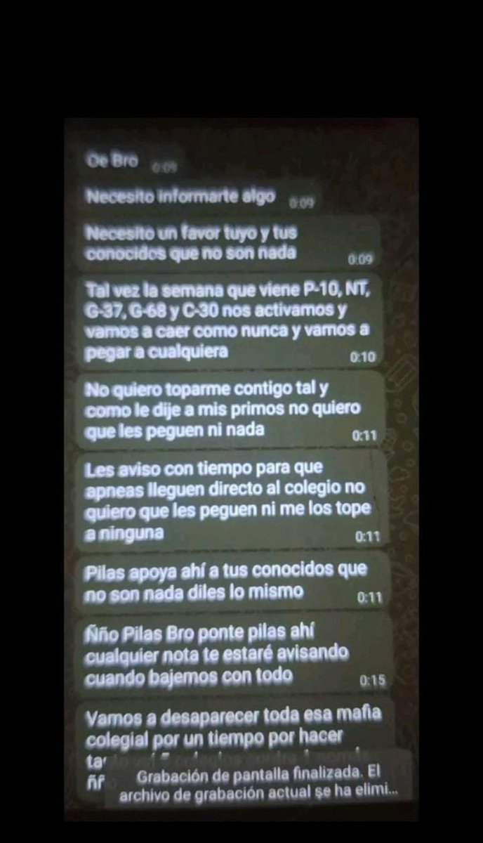 George_Ecuador's tweet photo. Estás imágenes de mensajes están llegando a alumnos y padres del Vicente Rocafuerte hace dos semanas hubo desmanes con el Aguirre necesitamos ayuda @PoliciaEcZona8 @PoliciaEcuador @JohnReimberg  necesitamos ayuda para toda esta semana es tiempo que se hagan ver ahí su presencia https://t.co/SDPuqjHvhQ