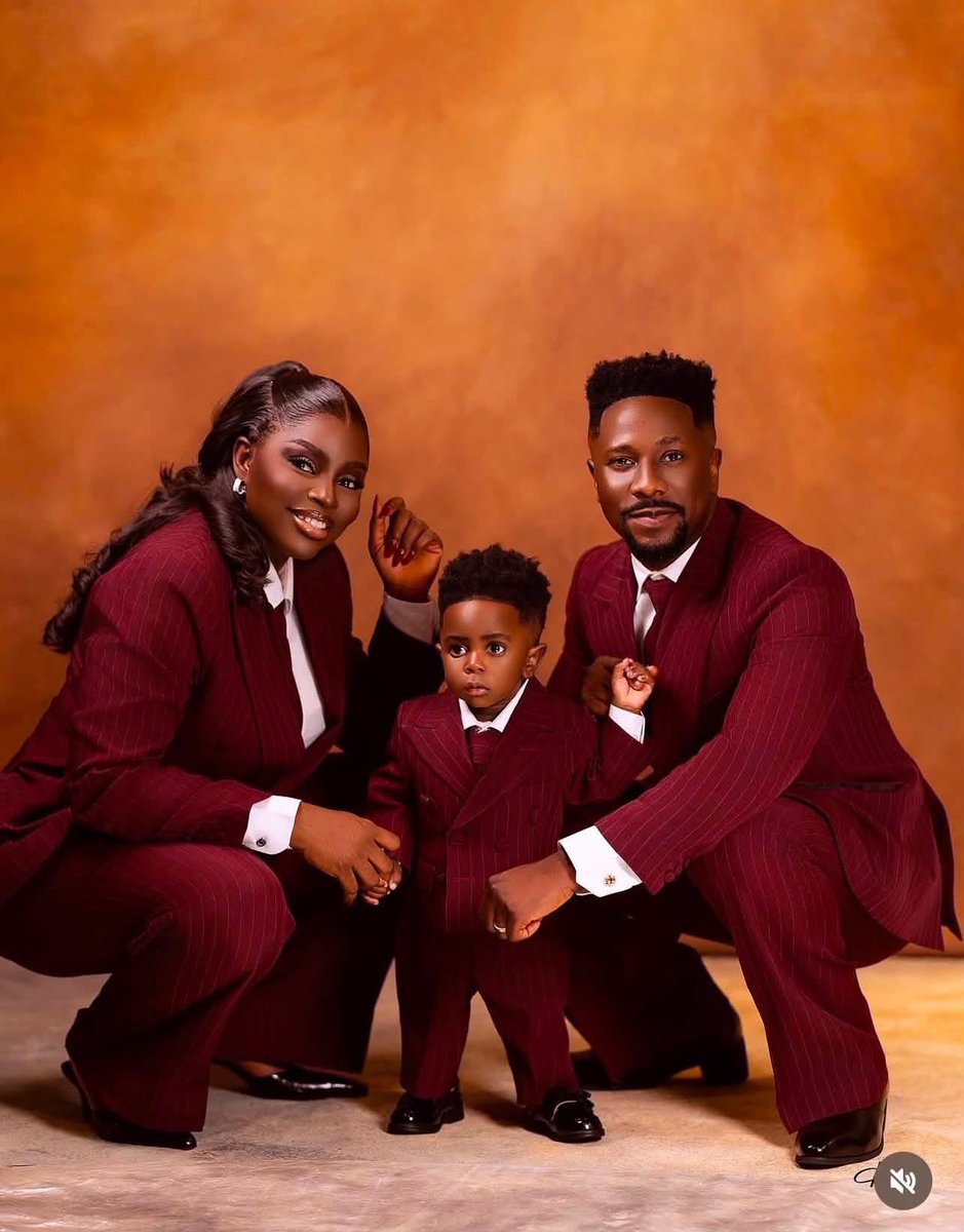 DailyGistWithD's tweet photo. Nothing beats a family that shows up with love, style, and genuine happiness. ❤️✨ https://t.co/IJvVhoxNK8