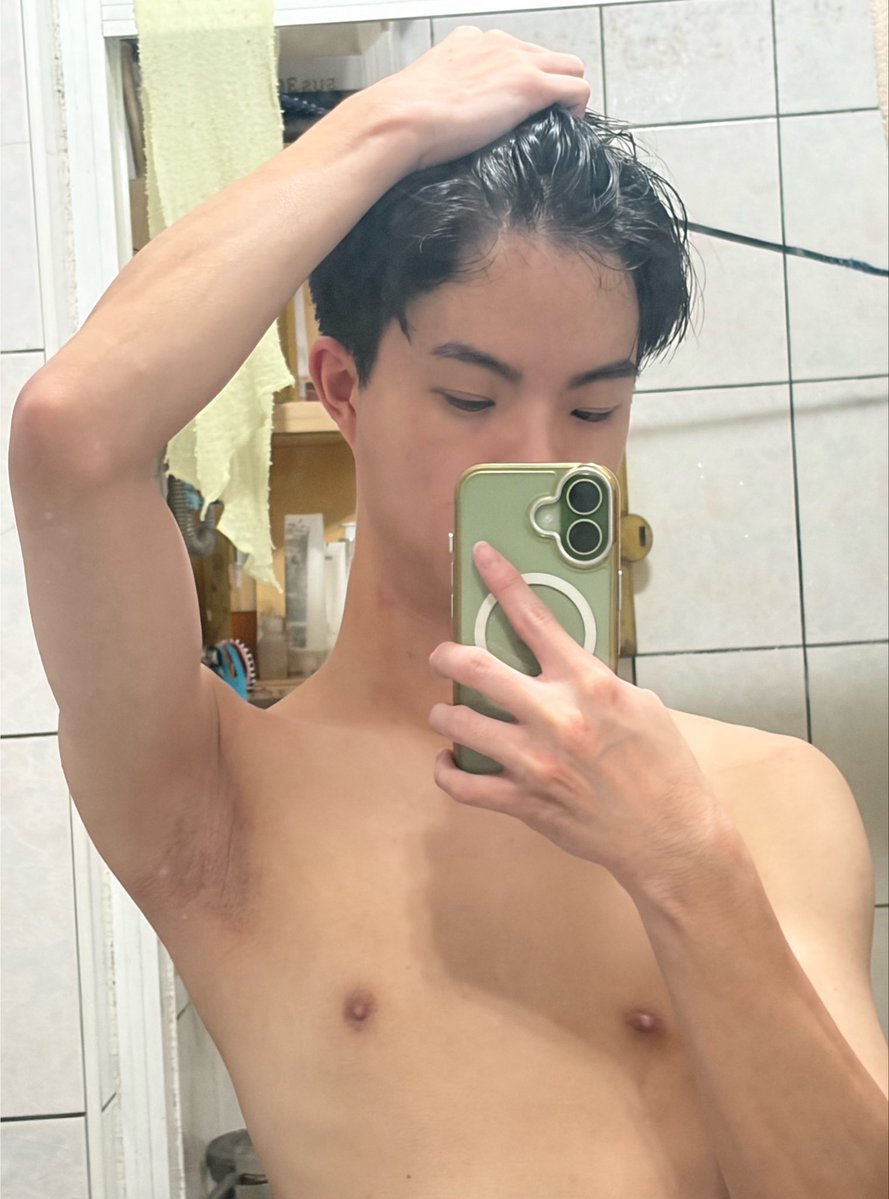 ii36585's tweet photo. 穿還是不穿？🥵 https://t.co/2IPmR3cc7g
