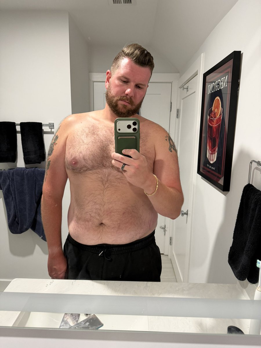 BearOfTheBall's tweet photo. New phone case for my bday is hitting https://t.co/Rx9fX6pftZ