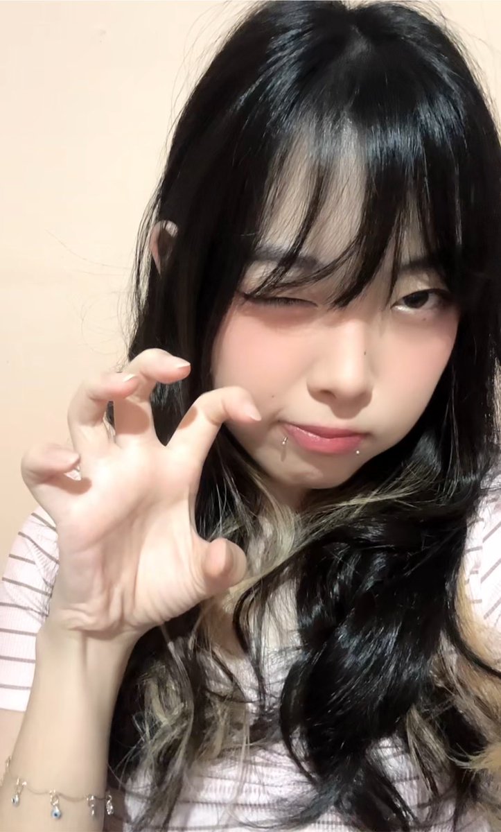 ejkutopia's tweet photo. ఇ ◝‿◜ ఇ horanghae?? jujughae

#LUNÉSelcaDay #LUNÉJidoriDay
#andTEAM_EJ #EUIJOO @andTEAM_members https://t.co/lcIxSqDRvc
