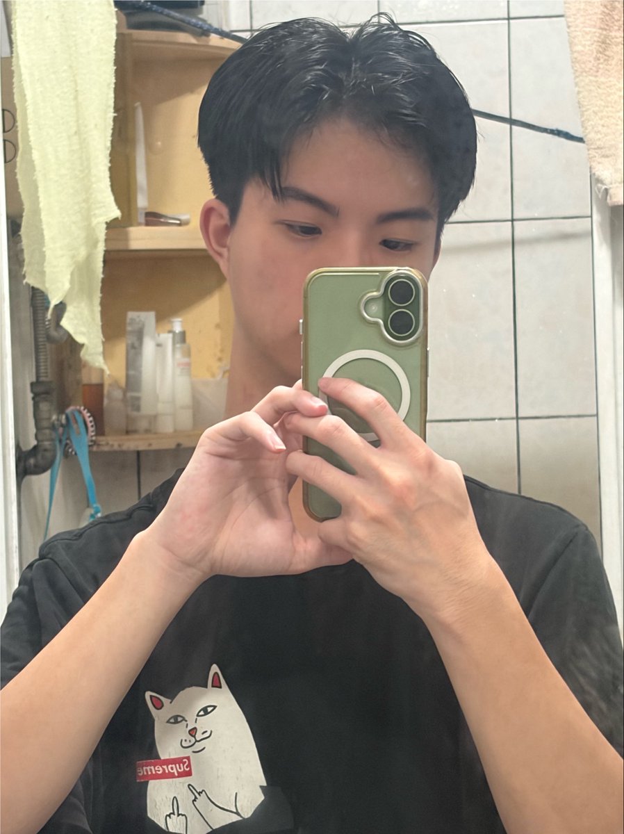 ii36585's tweet photo. 穿還是不穿？🥵 https://t.co/rGV05PHKFe