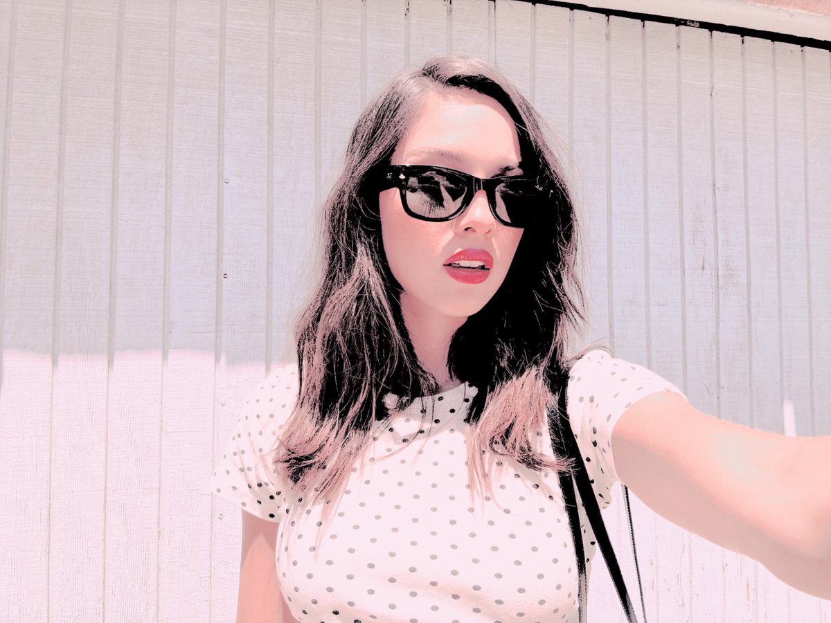 VIOLETIN4K's tweet photo. good  evening.  <3 https://t.co/dHGdhoRXzs
