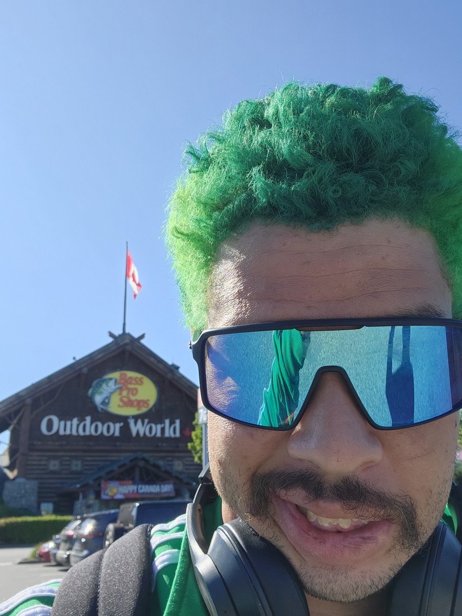 epicg53's tweet photo. It's the store 😅😎😎👍🤣 https://t.co/3cT5HbHSWg
