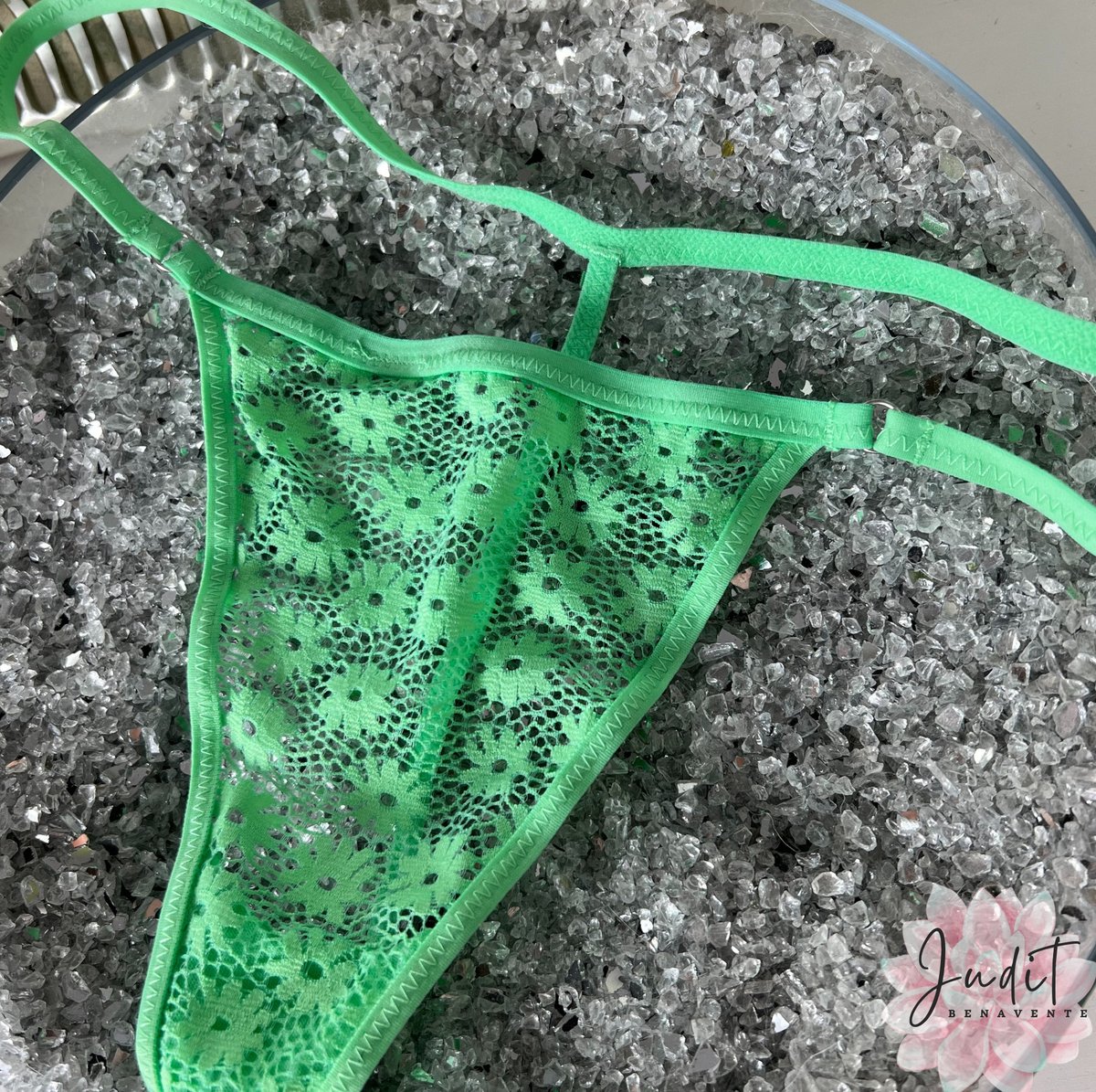 ventadetangas's tweet photo. Algunos prefieren tangas usados después de todo un día. 😏💋
Whatsapp si quieres saber más https://t.co/2KQl3JDUNb
#SmellMyPanties #SellingPanties https://t.co/Duu4Tlh4tR