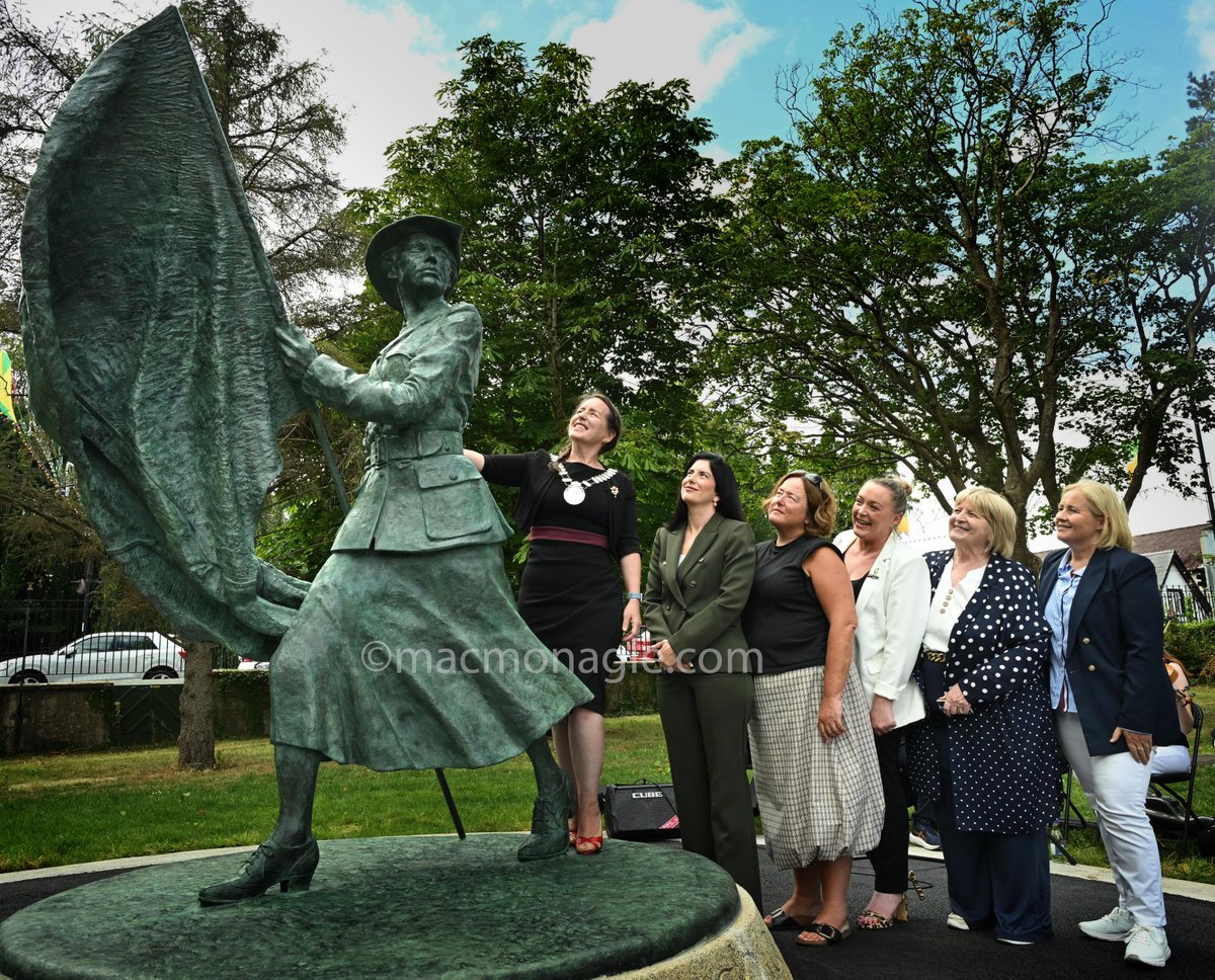 MACMONAGLE's tweet photo. Kerry County Councillors, Angie Bailey, Norma Moriarty, Aoife Thornton, Deirdre Ferris, Maura Healy-Rae  Marie Moloney  unveil commemorative sculpture to  contribution Kerry women revolutionary period Ireland 1912 - 1923 in Tralee Town Park 23-7-2026. @countykerry #traleememorial https://t.co/kqv262B9Wq
