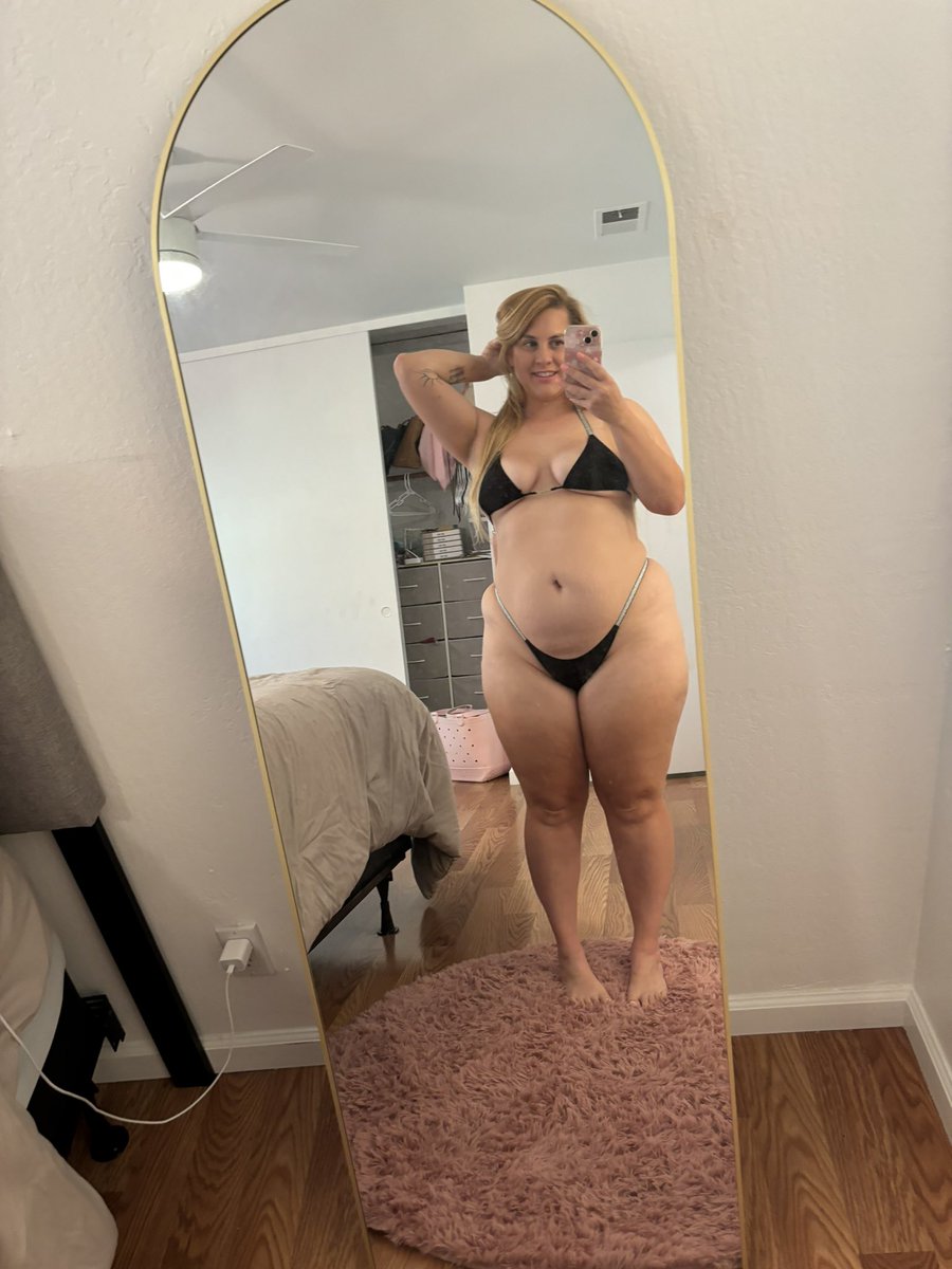 onlycatiep's tweet photo. Why is it so hard to find a guy who likes thick moms?? 😩😔 https://t.co/Blyr0iytcz