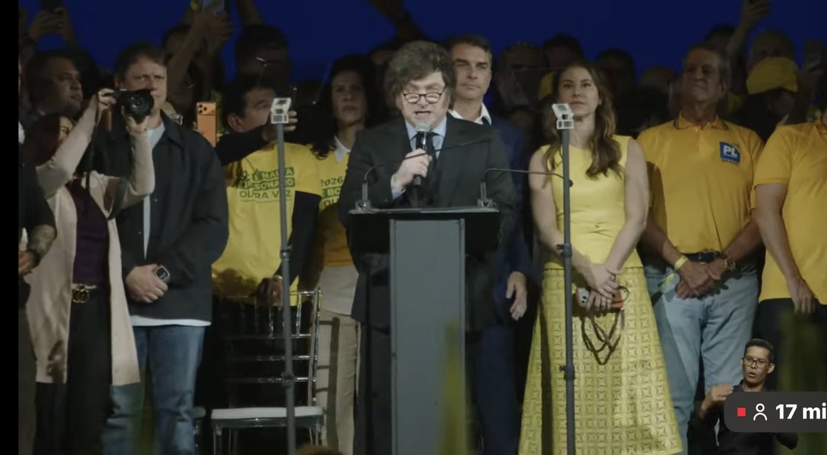 lordivan22's tweet photo. Brasil 🇧🇷/Argentina 🇦🇷: 
Milei acusa neste momento o governo Lula de interferir a favor dos “esquerdistas de merda” na Argentina e prender opositores no Brasil. https://t.co/OYGM9Rw8x5