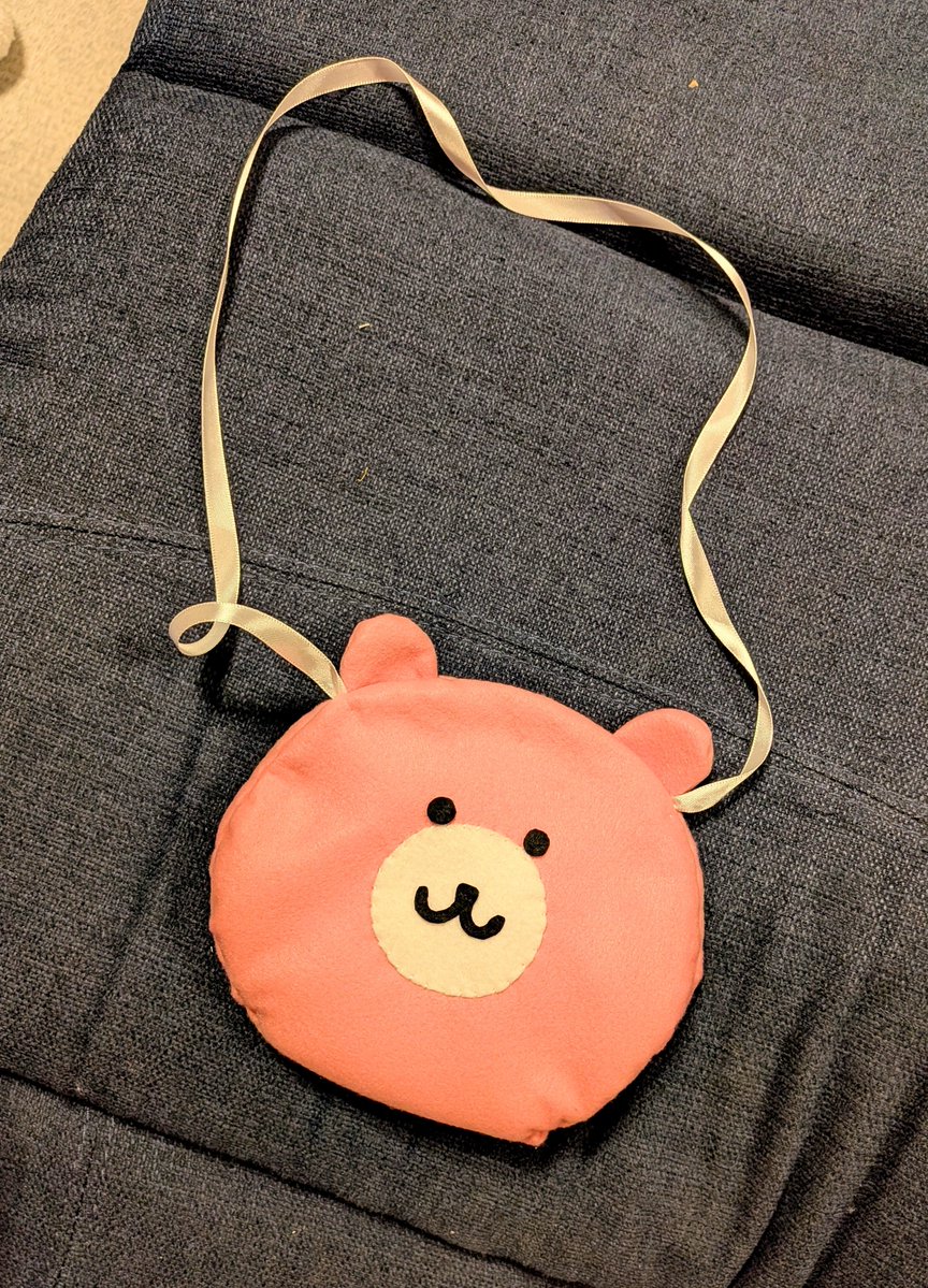 vincamin's tweet photo. 明日なんか映画見に行くことになったんやけど急に寝る前に思い立ってしまって我慢できずに作ってしまった……🧸 https://t.co/9qhF52qFxQ