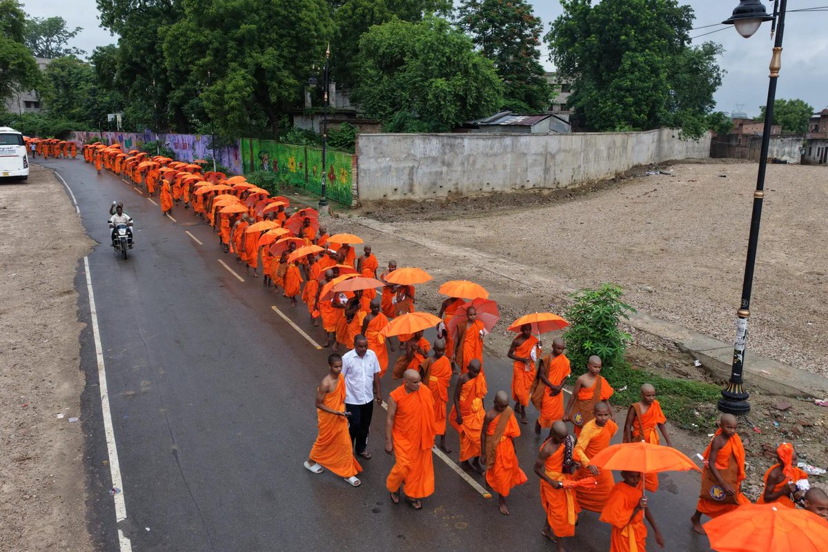 timesofindia's tweet photo. #InPics | Freshly inscribed on the UNESCO World Heritage List, the ancient Buddhist site of Sarnath witnessed a peaceful procession of novice monks, highlighting the site's enduring spiritual significance and global cultural recognition.

Don’t miss the complete coverage - get the TOI App 👉 https://t.co/ogFaRsUKyn

#Sarnath #UNESCO #WorldHeritage #Buddhism #BuddhistHeritage #UttarPradesh #Monks #Culture
