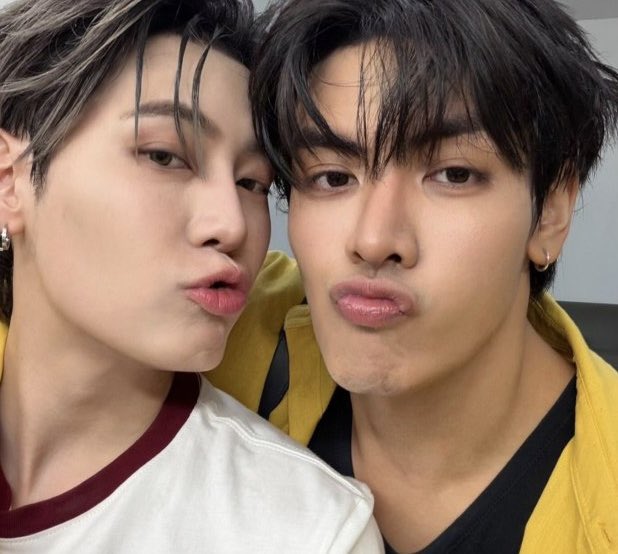 brocccolito's tweet photo. omg… what P’ Joong said about BounPrem… im literally crying. thank u so much for always supporting them, phi 🥺🫶🏻❤️‍🩹

Joong:

P’ Boun: He can literally do it all. Sing, dance, perform… and it’s not just that he can, he’s insanely good at everything he does. Put him on the riser. I know he’d have the perfect chance to show even more of what he’s capable of there. Every time P’ Boun sings, I pay really close attention. He deserves the FFF All-round MVP, no doubt 👏

Prem: he’s so handsome. He sings well, dances well, and his acting is great too. The second he shows up on screen, he looks like an angel, a literal god… his visuals were completely off the charts today
  
EMBPFK CLOSE FRIENDS PARTY     #FFFPartyConcert2026D1 #BounPrem