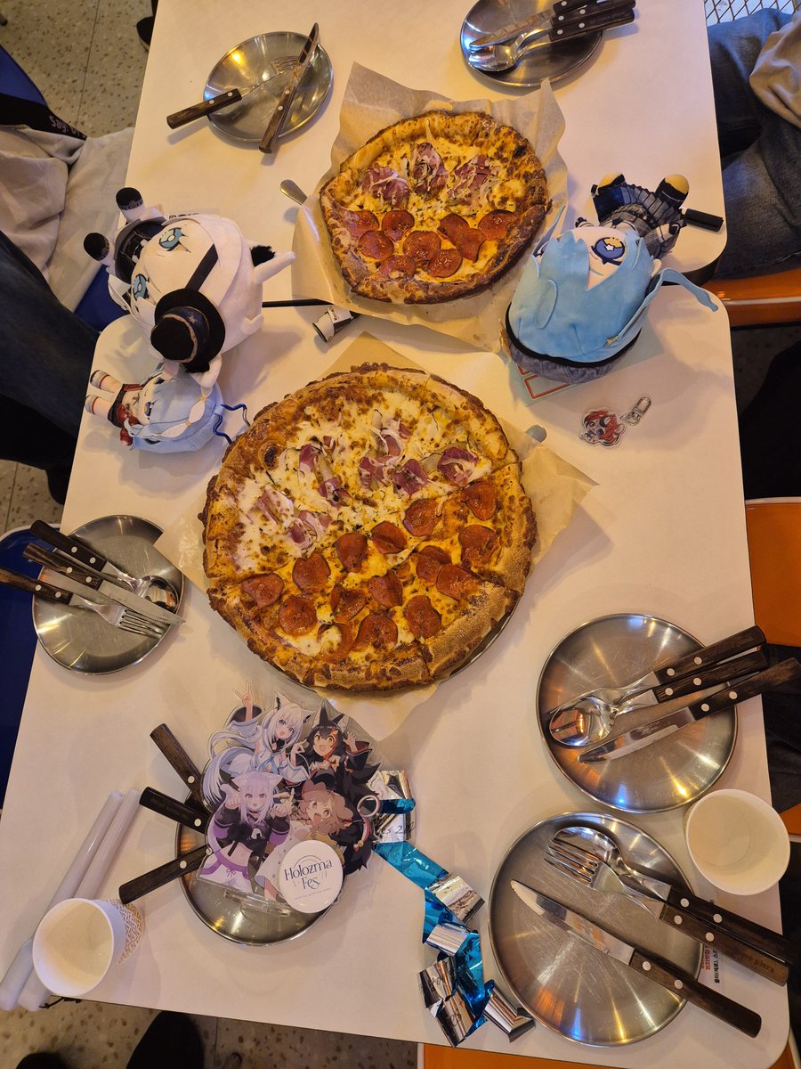 choi2j86's tweet photo. #hlzmPIZZAPARTY
온리전에 이어 우치아게도 처음이었습니다. 가동한지 거의 2주도 안된 트위타를 통해 디코방도 가보고 거기서 우치아게를 알아보고 들어가게 되었습니다만, 긴장했던 것과 달리 분위기도 좋고 사람들도 친절했습니다. 아, 새롭고 즐거운 경험이었습니다.
감사합니다. https://t.co/yNumNcQzxa