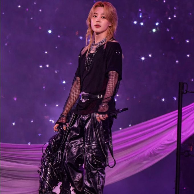 jjmmnnie's tweet photo. a doll https://t.co/S6GJYVD84z